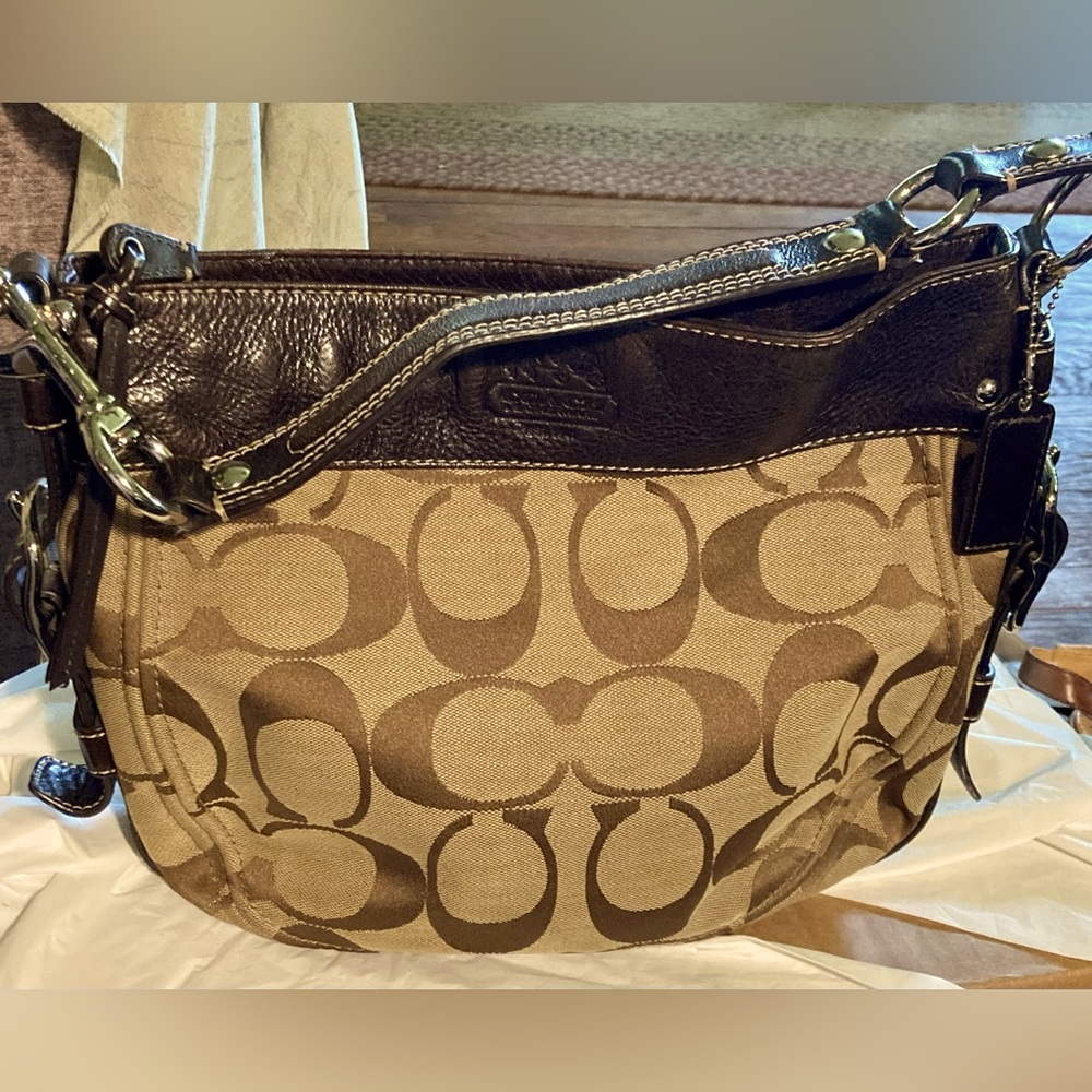Coach Brown Leather Purse🐝